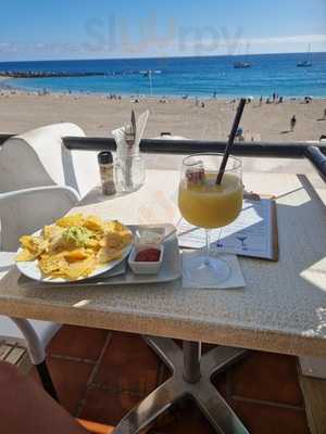 The Breeze Cocktails & Kitchen