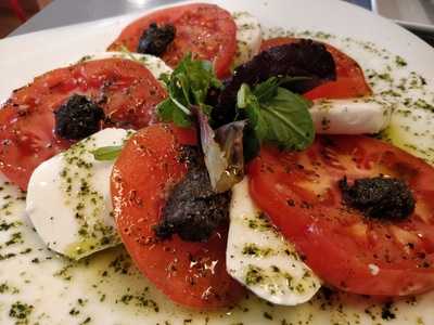 Las Viudas Cheese Bar