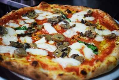 Pizzeria Napoletana Marcellino Pizza E Vino