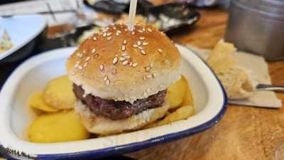 Típico Barra De Tapas