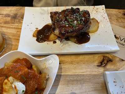 Típico Barra De Tapas