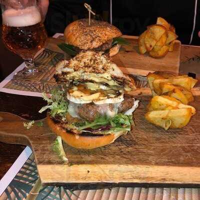 Pura Vida Burgers Drinks