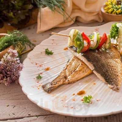 Friends Lounge Bar & Restaurant