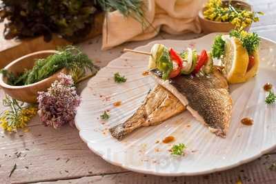 Friends Lounge Bar & Restaurant