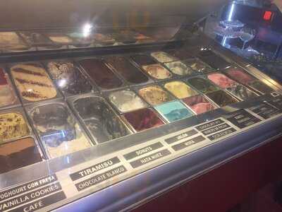 Turroneria Heladeria Adelia Iváñez