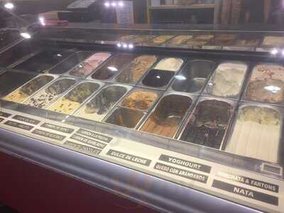 Turroneria Heladeria Adelia Iváñez