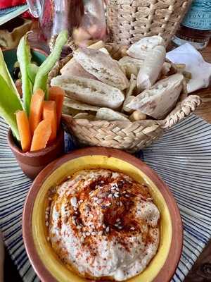 Bon Vent Café & Bar