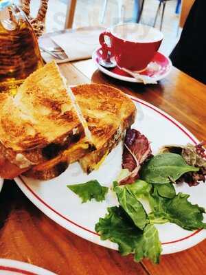 Brunch Corner - La Virgen