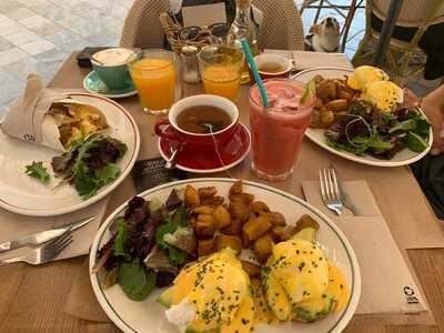 Brunch Corner - La Virgen