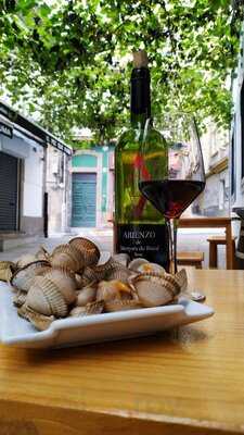 Bodeguina O Vinedo De Tito