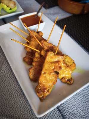 Dao's Bar & Thai Restaurant