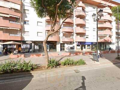 Dao's Bar & Thai Restaurant