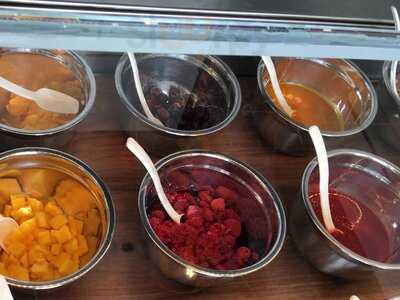 Tuttis Frozen Yogurt