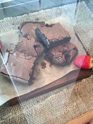 Tuttis Frozen Yogurt