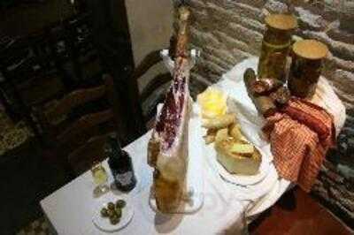 El Librero Tapas Y Quesos