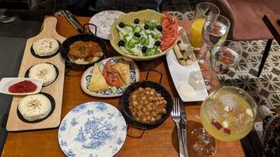 El Librero Tapas Y Quesos