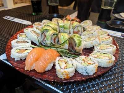 Fujiyama Sushi Bar & Asian Cuisine