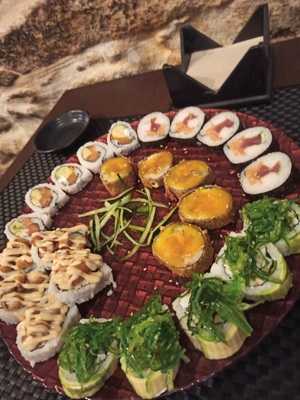 Fujiyama Sushi Bar & Asian Cuisine