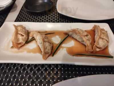 Fujiyama Sushi Bar & Asian Cuisine