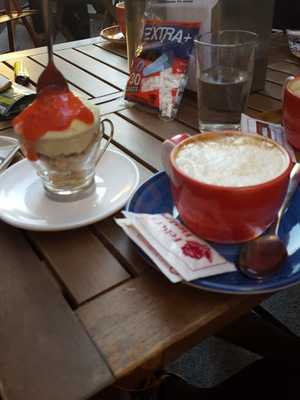 D'etí Coffee And Cake