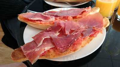 D'etí Coffee And Cake