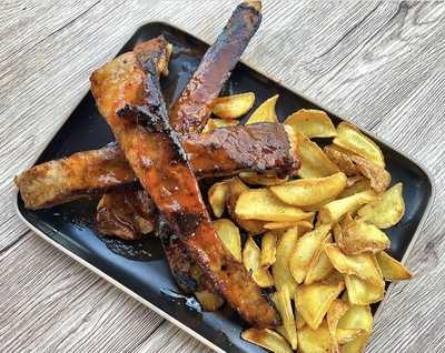 La Brochette Vins I Tastets Restaurante