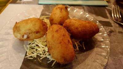 La Rosa Vermutería & Colmado