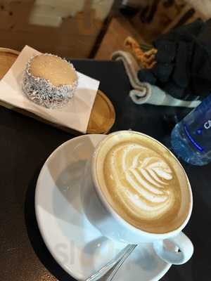 Sucre Coffee & Bakery