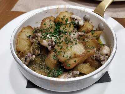 Chiripa Restaurant & Bar