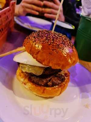 Tipula Burger