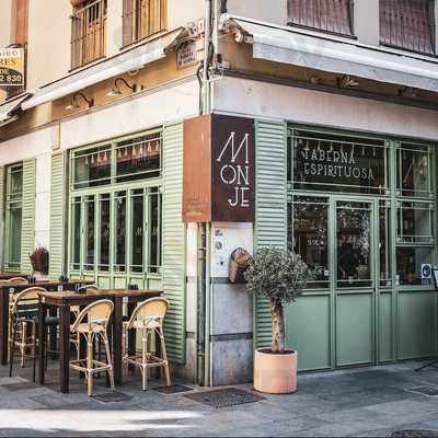 Monje Taberna Espirituosa