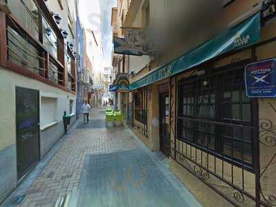 Caspers Eatery & Bar