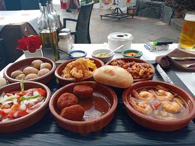 The Castle Pub And Tapas Bar - Photo 8