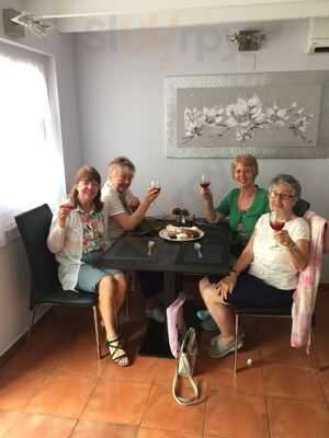 The Lilac Tree Restaurant & Bar