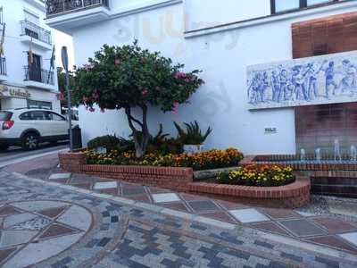 The Lilac Tree Restaurant & Bar