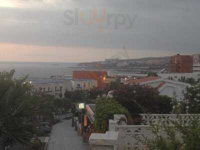 B And  Q  Chinese Restaurant