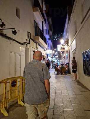 Pig N Whistle Music Pub