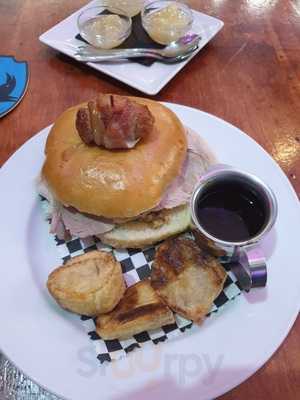 Pig N Whistle Music Pub