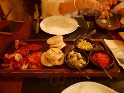 Ziryab Bar De Tapas Fusión Mediterránea