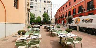 La Mafia Se Sienta A La Mesa - Granada C/san Matías