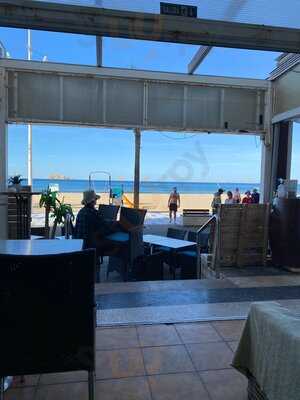 Lil Bobs Beach Bar N Grill