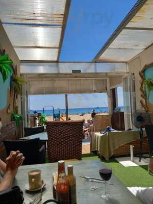 Lil Bobs Beach Bar N Grill