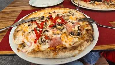 Pizza Y Pasta O Sole Mio