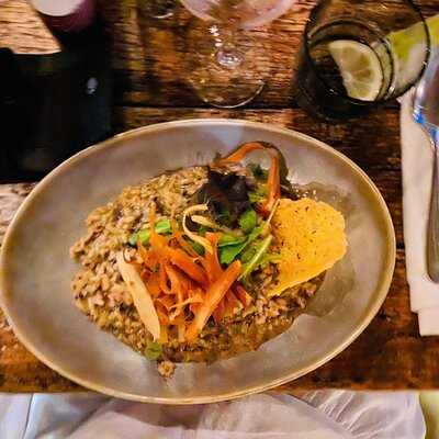 Basta Lounge Bar Restaurant