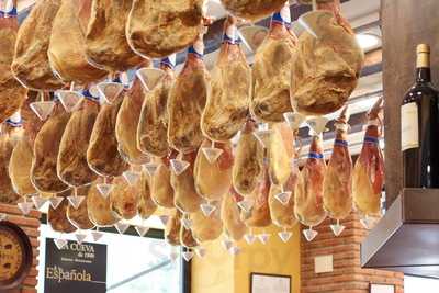 La Cueva De 1900 - R. Católicos, 13