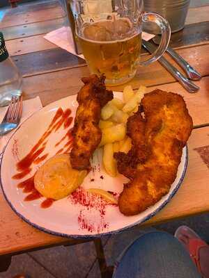 Universal People Bar