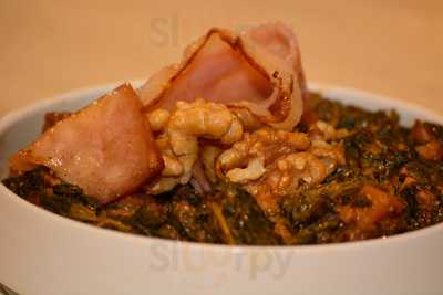 Universal People Bar