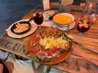 Universal People Bar