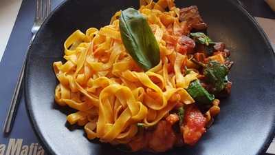 La Mafia Se Sienta A La Mesa - Granada C/trajano