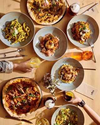 La Mafia Se Sienta A La Mesa - Granada C/trajano